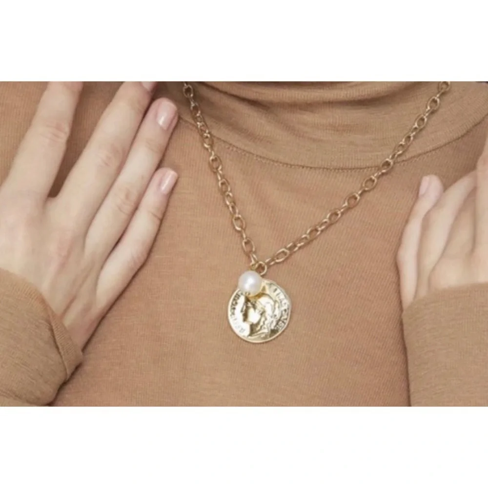 Vidda Julia Necklace